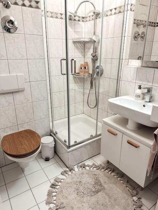 Zentrale Wohnung + Dachterrasse Зонтгофен Екстер'єр фото